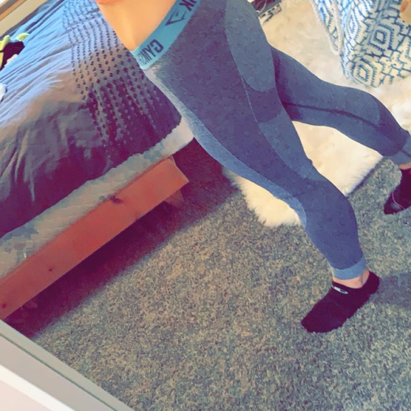 Gymshark FIT deep fuchsia/pink leggings - Picture 3 of 4